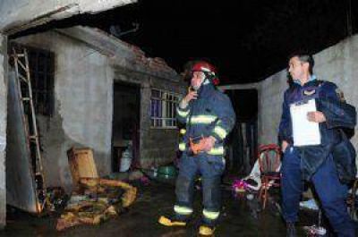 Carlos Paz: Habr�an prendido fuego la casa donde hallaron coca�na