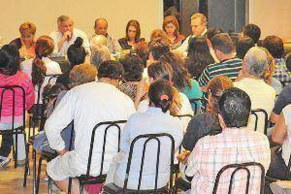 Infante anunci� ampliaci�n de la red de gas que beneficiar� a 3000 familias