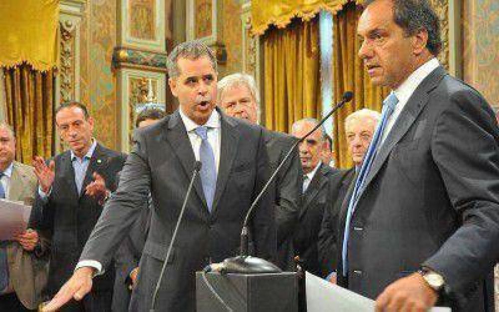Ven�a, pero no viene
