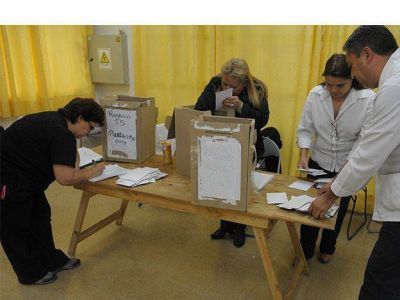 Los trabajadores aceptaron la oferta del 34,5% y se termin� el paro de la salud que alcanz� los 18 d�as