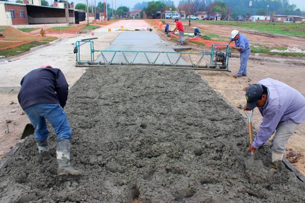 Marchan a buen ritmo las obras de pavimento, mejorado y veredas en Punta Norte