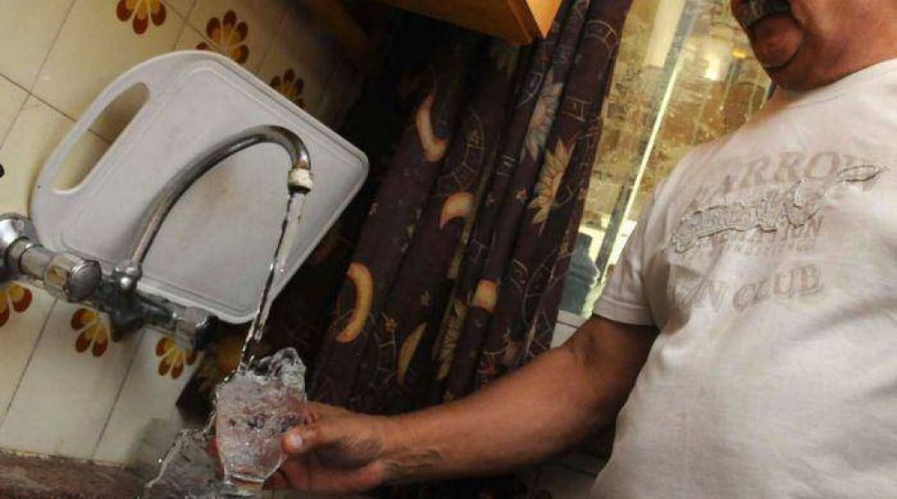 Agua: desde la reestatizaci�n, la tarifa aument� un 139%