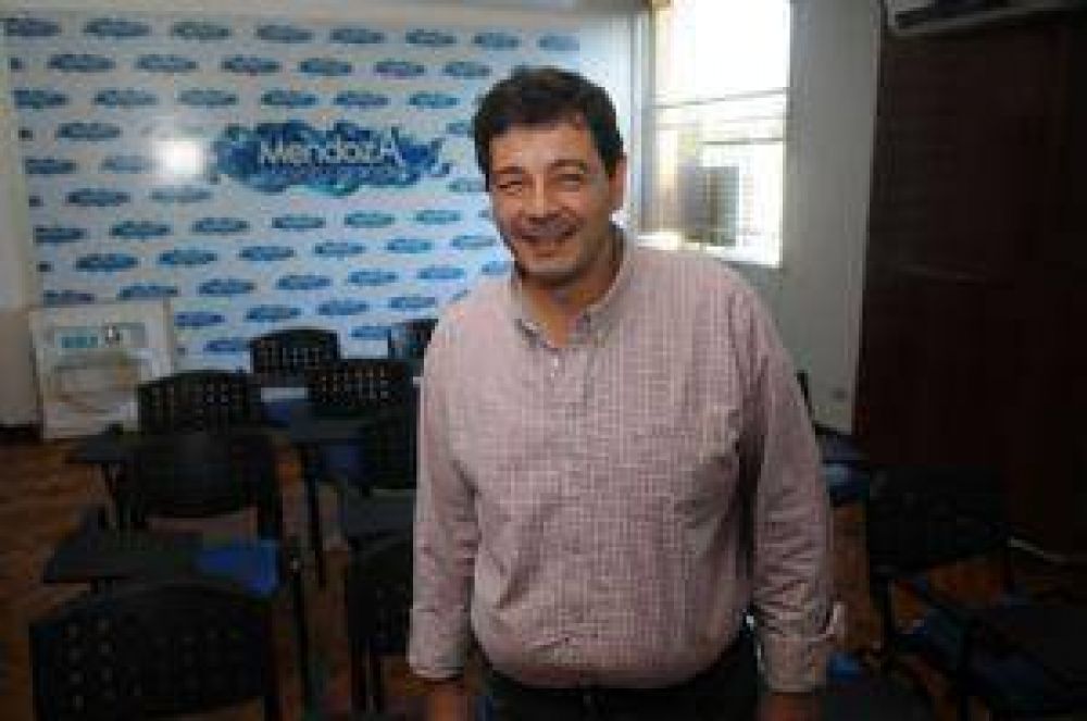 Comperatore ir� a la Legislatura a explicar la emergencia