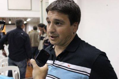 Gerardo Jazm�n: �Pedimos al municipio que nos informe sobre una antena de telefon�a celular ubicada San Carlos�
