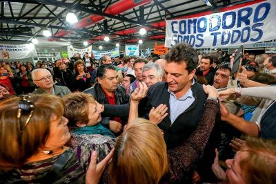 Massa retruc� el encuentro Scioli-Buzzi y se fue a Chubut a hacer campa�a