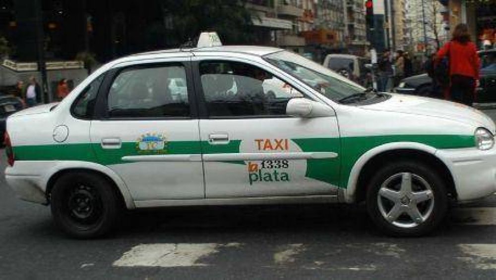 Los taxistas postergaron la movilizaci�n por el aumento