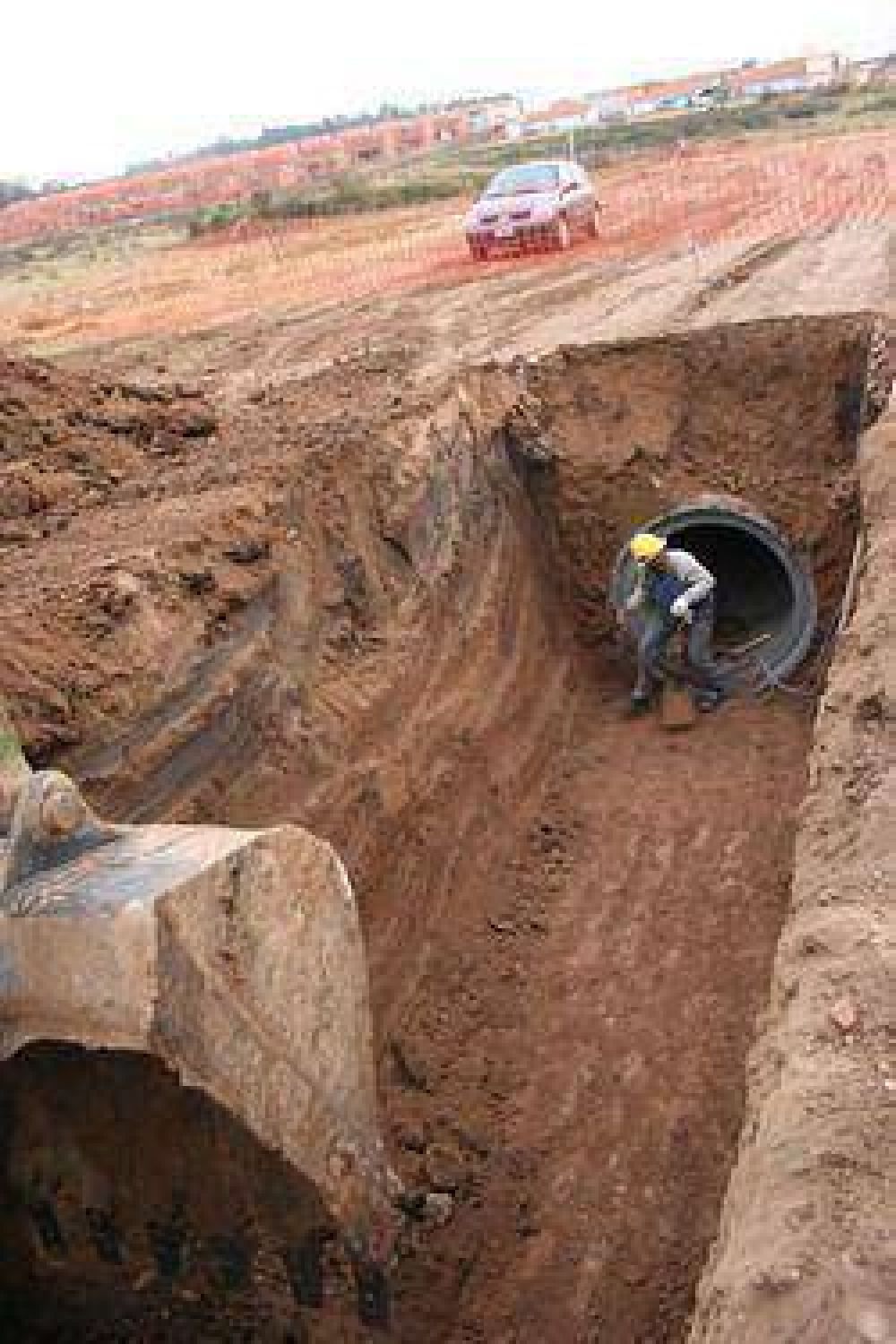 Ultima cuenca inundable de gran magnitud: Se inici� construcci�n de desag�es pluviales en el barrio H�roes de Malvinas