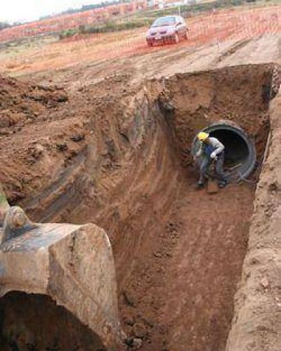 Ultima cuenca inundable de gran magnitud: Se inici� construcci�n de desag�es pluviales en el barrio H�roes de Malvinas