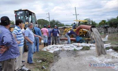 Goya: ayudan a 135 familias inundadas y alistan saneamiento en Los Chacales