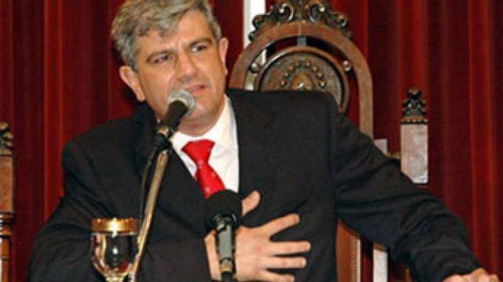 Andr�s Zottos y senadores repudiaron el cerco a Diputados del martes 6
