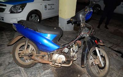 Robo una motocicleta y se accident�