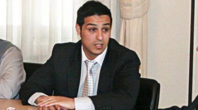 Sarmiento insiste con su pedido de un adicional de regal�as petroleras