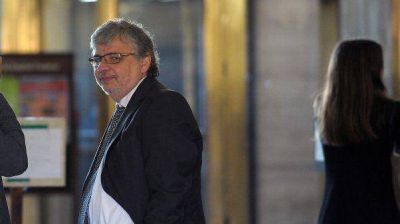 Imputaron a Schiavi por los subsidios a las empresas de colectivos