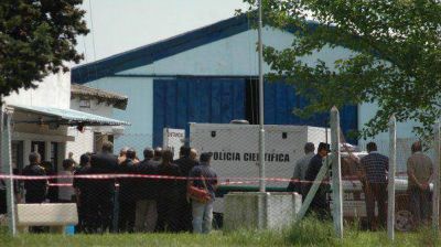 Condenan a perpetua a dos acusados por el triple crimen de polic�as en La Plata