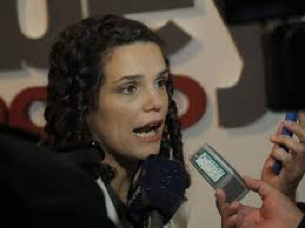 Para Cristina Fiore, Zottos debe 