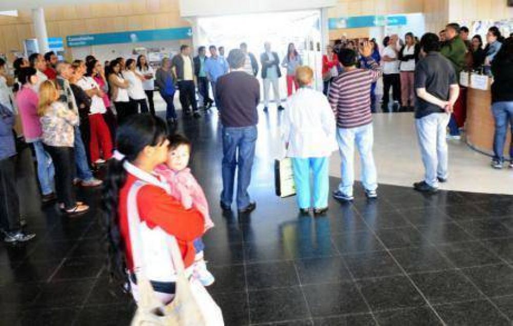 Concursos de la Municipalidad: amparos para quedar adentro del Hospital del Sur