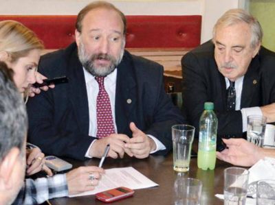 El rector de la UNR reclam� la autonom�a municipal