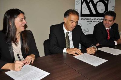 Asociaci�n de Abogados y Facultad de Derecho firmaron convenios