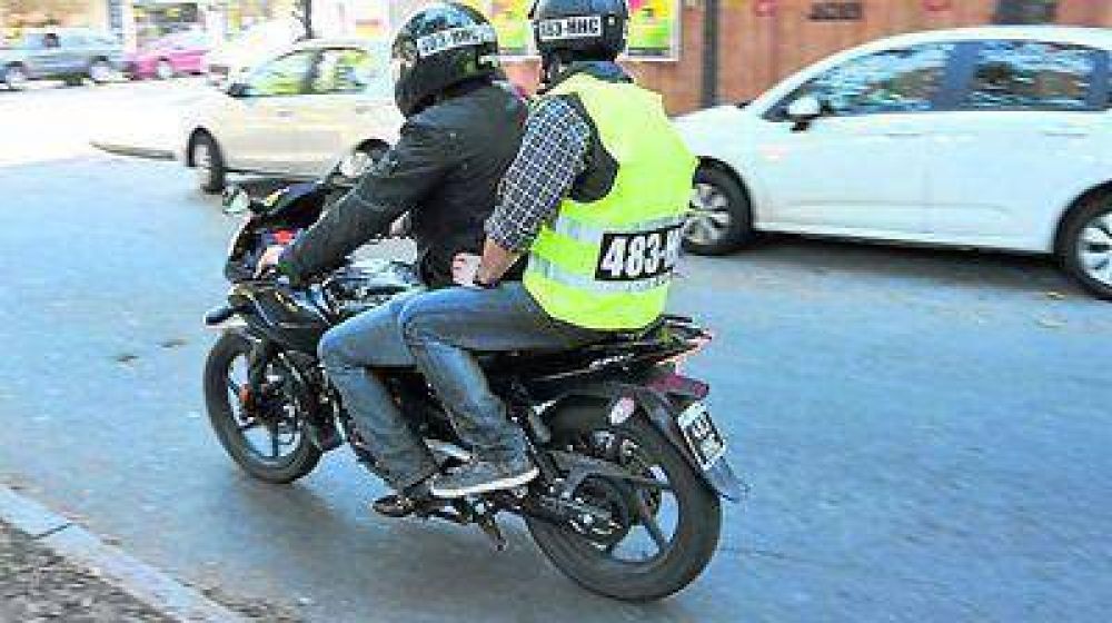 Fuerte rechazo a la medida que obliga al uso de chaleco en moto