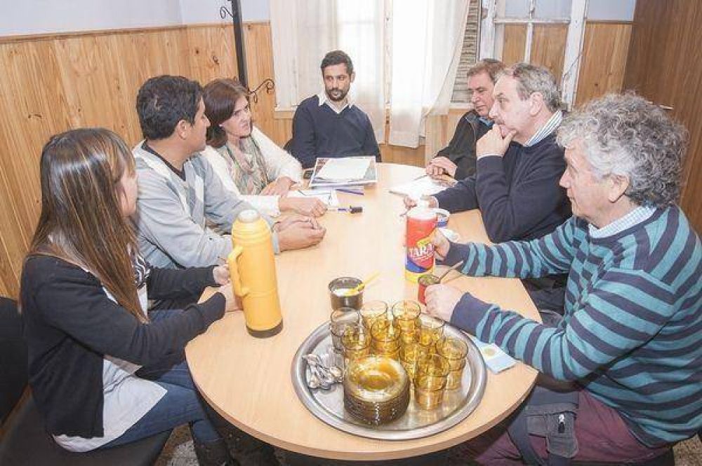 Phomphile se reuni� con funcionarios provinciales del �rea de Discapacidad