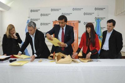 OBRAS DE URBANIZACI�N PARA BARRIOS DE MAR DEL PLATA