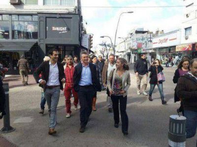 Macri camin� las calles del centro juninense