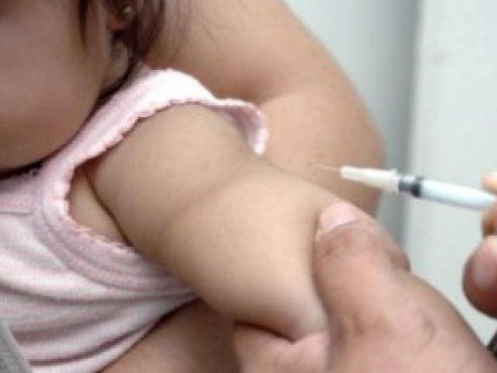 Expertos recomiendan intensificar la vacunaci�n contra el polio