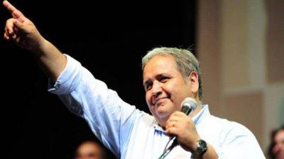 El l�der de los bancarios pidi� que Hugo Moyano 