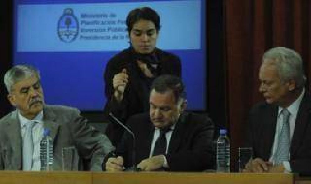 Florencio Varela: Pereyra y De Vido firmaron convenio para la recepci�n de TDA
