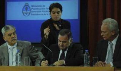 Florencio Varela: Pereyra y De Vido firmaron convenio para la recepci�n de TDA