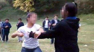 Cuatro chicas son golpeadas cada d�a por 