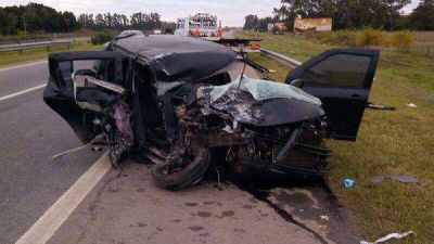Castelli: un muerto y cuatro heridos en el km 178 de la Ruta 2 mano a Mar del Plata.