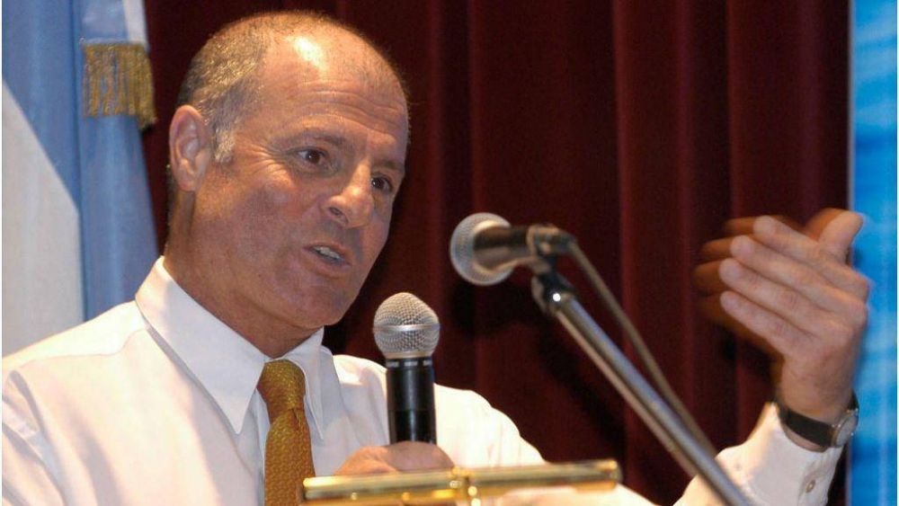 Dicek: �Hay una sola verdad y no puede ser manipulada�