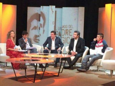 Mariotto presente en la Biblioteca Nacional, en las calles, con la Presidenta, en la TV P�blica y en el Centro Cultural Padre Mugica, para recordarlo