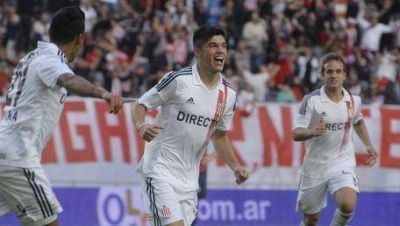 El Pincha se flore�, es �nico l�der y sue�a en grande