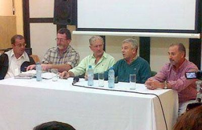 Reuni�n del intendente con vecinos de Manuel Ocampo por mejoras