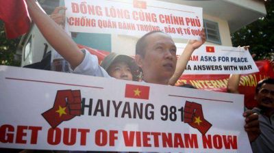 Vietnam: protesta frente a embajada china por conflicto mar�timo