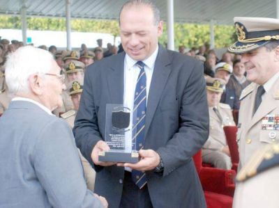 Sergio Berni presidi� el acto del 200 aniversario de Prefectura Puerto