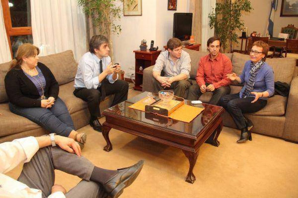 Melella recibi� a la gobernadora Fabiana R�os, y al nuevo jefe de Gabinete, Sergio Araque