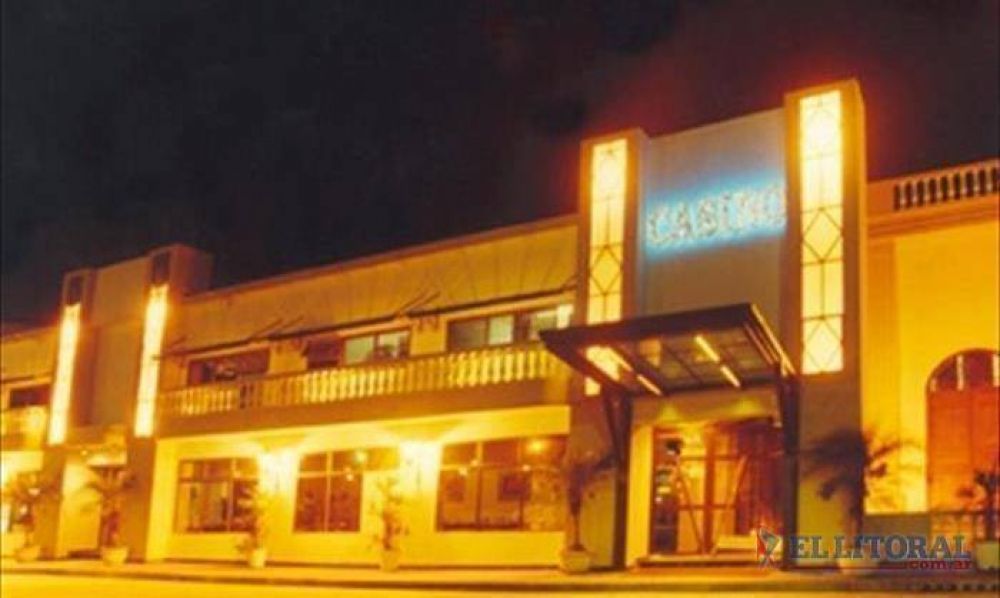 Detienen a mujeres acusadas de vender d�lares falsos en un casino