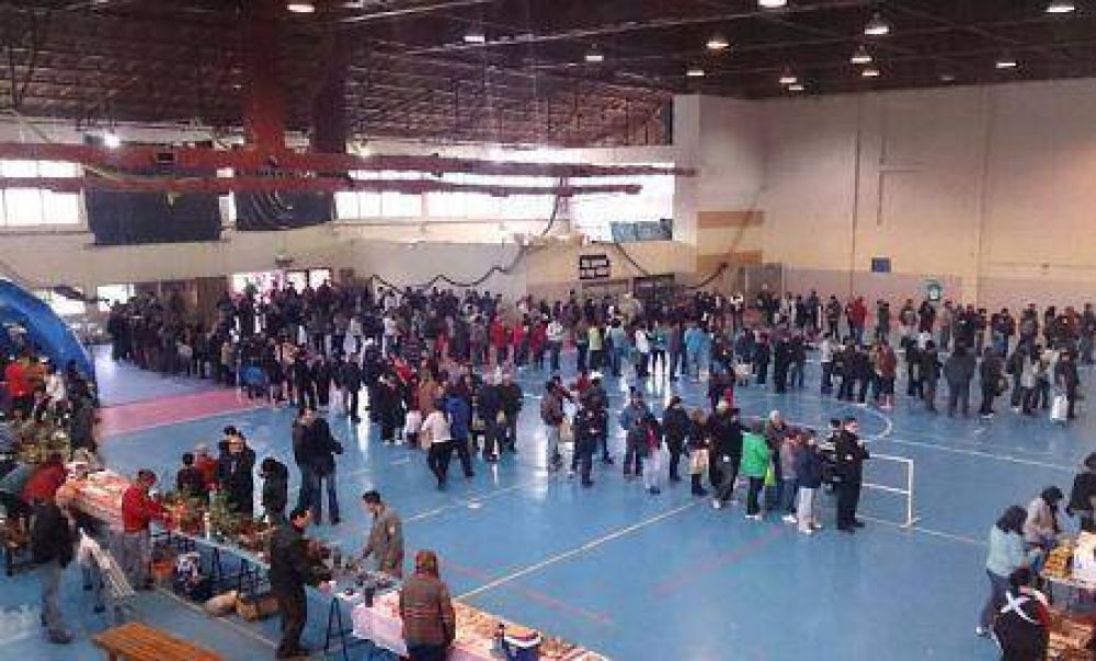 Venta r�cord de frutas y verduras en la feria que promueve la Municipalidad