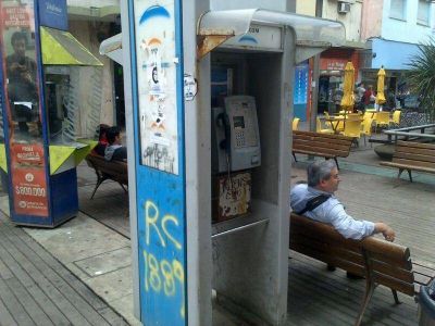 Tel�fonos p�blicos: piden por su mantenimiento