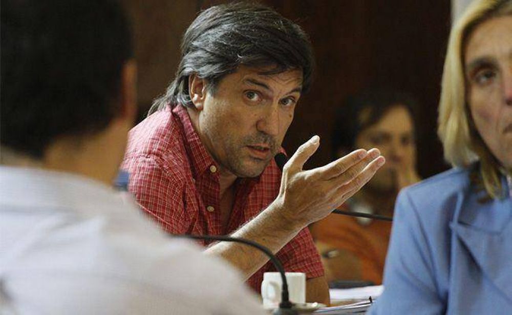 La UCR le exige a Pulti �mayor transparencia� en la entrega de subsidios