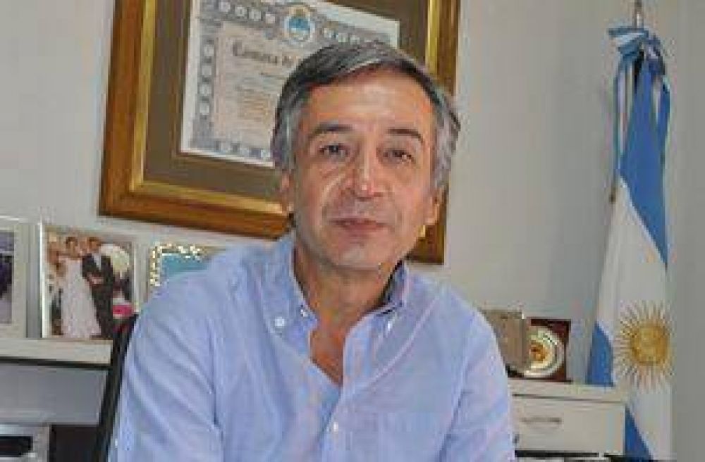  Roberto Basualdo: �El partido escuchar� a Massa y luego tomar� una decisi�n�