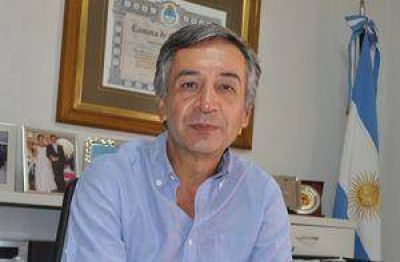  Roberto Basualdo: �El partido escuchar� a Massa y luego tomar� una decisi�n�