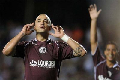 Santiago Silva, tras los silbidos de la Bombonera: 