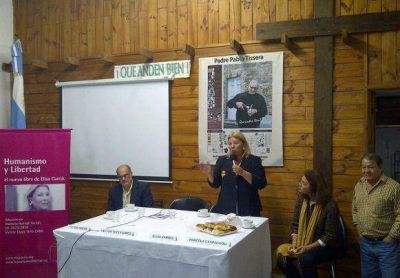 Elisa Carri� present� su nueva publicaci�n en Vicente L�pez