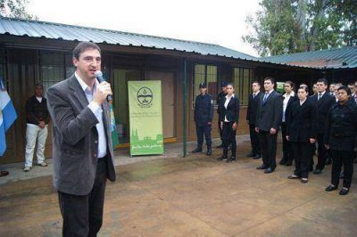 Luciani inaugur� el ciclo lectivo de la escuela de polic�a sede Luj�n
