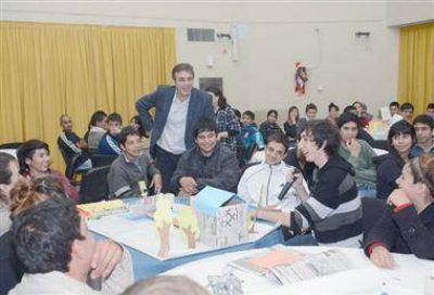 Presentaron una nueva edici�n del programa municipal J�venes