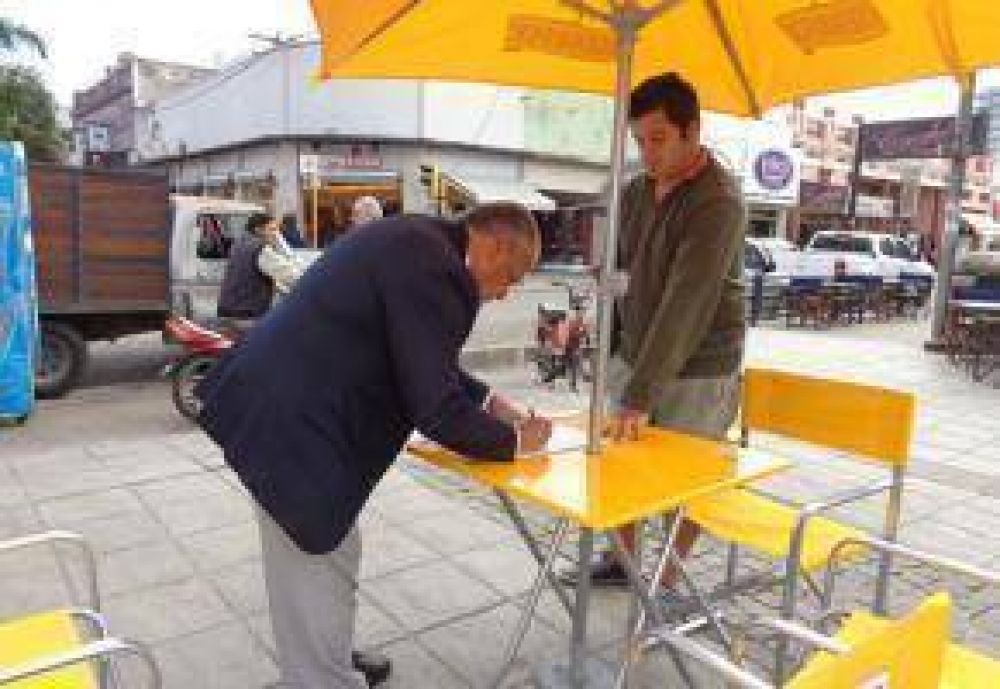 Firmas por el Cementerio: 